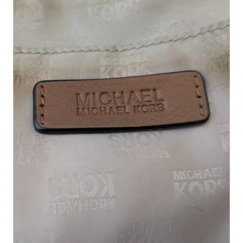 Michael Kors Bedford TZ Hobo Bag Women Brown Pebbled Leather Tassel Logo Plate